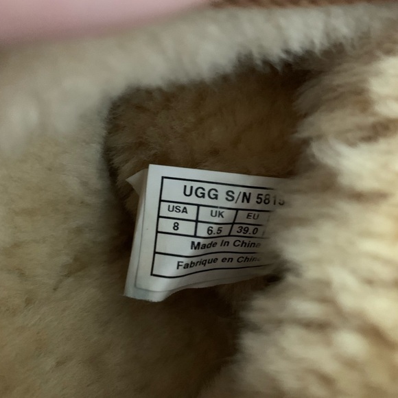 Womens Ugg boots - Picture 3 of 3